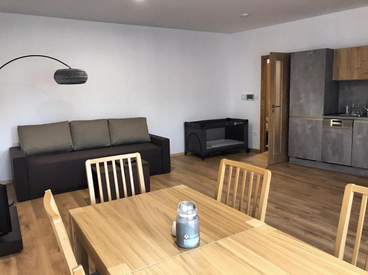 Apartmán T5 Vrchlabí Apartman Kültér fotó